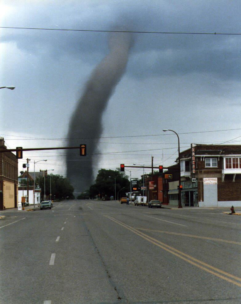 Tornado Facts 2. 1000 tornadoes spin up beneath T-Storms each year in the U.S. 1,253 tornadoes per year in the U.S. 3. Typically kill about 60 80 people 4.