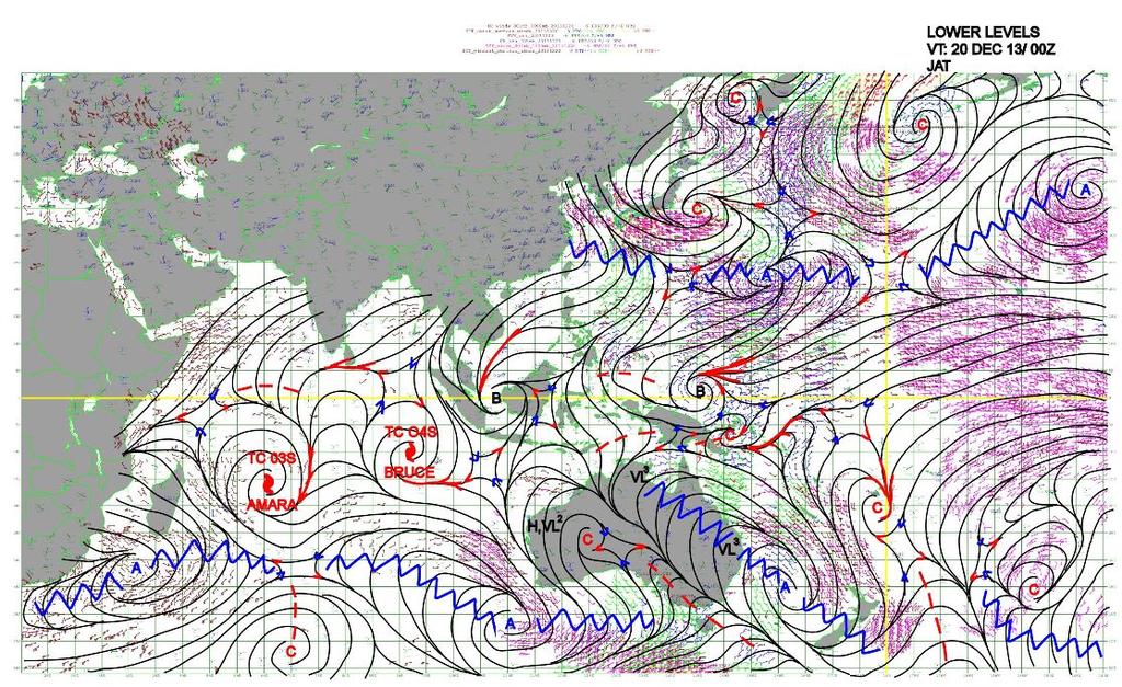 Figure 5-9: JTWC gradient-level streamline analysis for 0000Z on 20 December 2013 (analyzed by JTWC Geophysical Technician Jack Tracey).