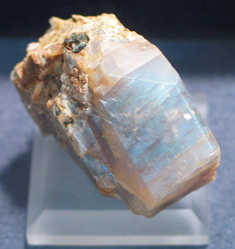 Tektosilicate Minerals (Orthoclase Group) Sanidine [KAlSi 3 ] Crystal: Monoclinic Pt. Group: 2/m Habit: prismatic, blocky SG: 2.