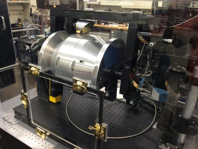 Hemi-ellipsoidal Reflectometer w/ Large Area Pyro Detector Input Beam