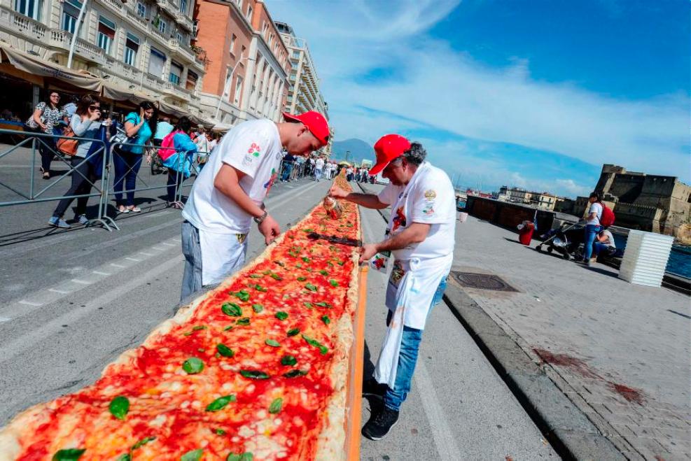 Poisson is like the pizza world record Bake a giant Neapolitan pizza (2km