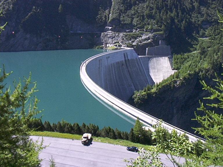 dam (H = 225 m)