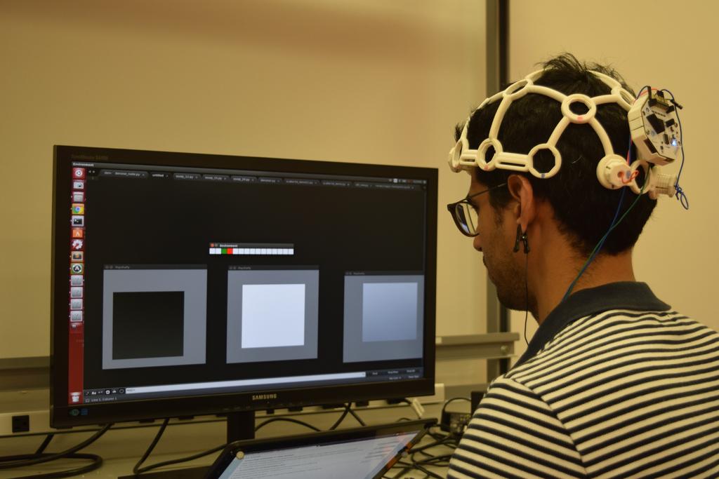 Fig. 10: Setup for experiments involving the control of a virtual device using a brain-computer interface with a classifier in the loop. Actual label Predicted label a 0 a 1 a 2 a 0 0.85 0.07 0.