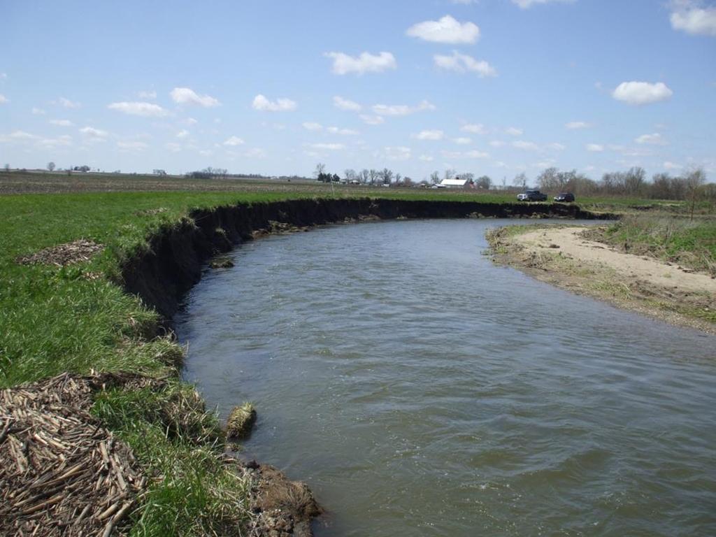 Figure 4.3. Ground photo of the study bend. View is looking downstream at lobe 2 from approximately 1 channel width upstream of the apex (Near topographic transect B, Figure 4.5). 4.3 Field Data Collection and Analysis To address the objectives of the paper, multiple quantitative data collection techniques have been employed.