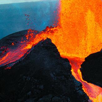 Why Does Magma Form? Magma is not everywhere below Earth s crust. Magma only forms in special tectonic settings.
