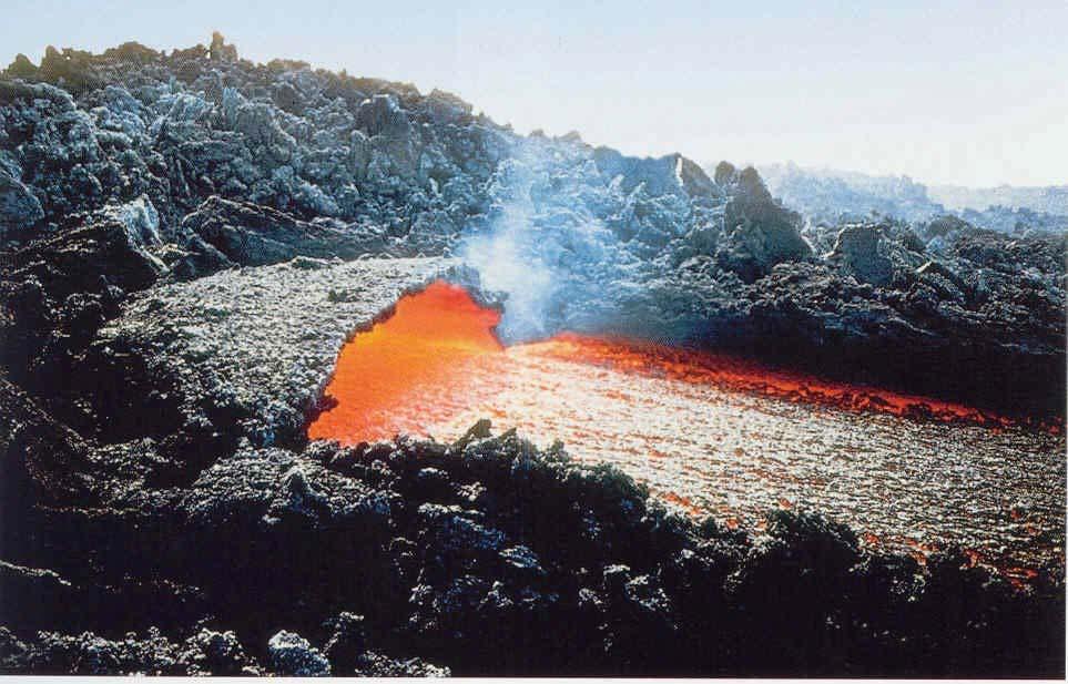 Turbulent lava outflow from a