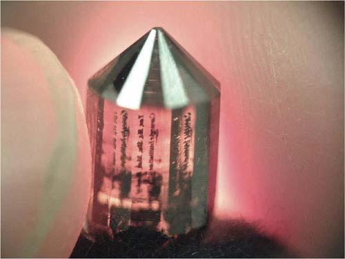 Crystal (QDs( QDs) ) Growth - Examples Very Large Diamonds Produced Very Fast May 6, 25 Carnegie Institution Washington, D.C. -- Researchers at the Carnegie Institution s Geophysical Laboratory have