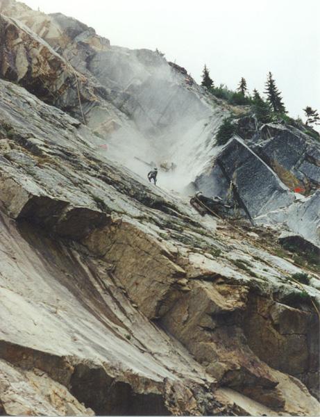 Failure Modes of Rock Slopes 5 Plane (Planar) rock slope failure Sliding of a rock mass along a relatively planar