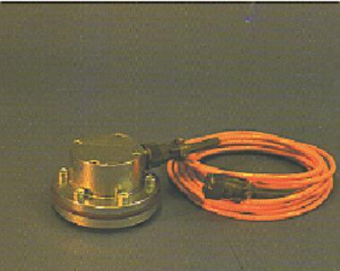 4. Mikrofonas (masė 3,5 kg) (3.8 pav.). Mikrofonas tai prietaisas, kuris nuskaito zondo sukeliamus signalus.
