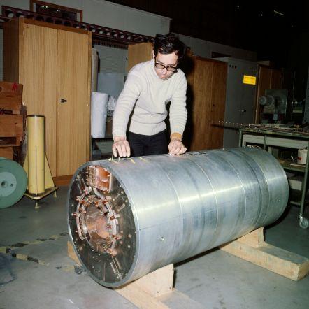 ISR (Intersecting Storage Ring) Eight superconducting quadrupoles for the high-luminosity insertion installed in 1980 -
