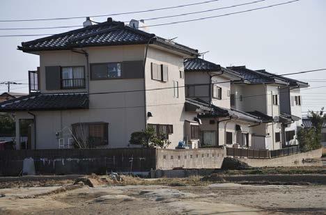 The northern part of the Horiwari area saw serious damage an underground drain was uplifted and houses standing along a street settled by up to 50 cm vis-à-vis the road surface or adjacent houses,