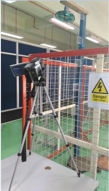 Experimental setup showing the thermal camera positioning 3. Results and Discussion Four glass insulators had been tested.