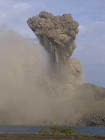 Recent eruptive activity at Rabaul Intermittent Tav eruptions 6 Oct 2006 MAJOR Tavurvur eruption