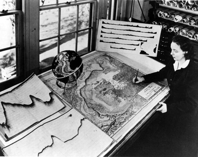 Oceanographer in 1950s 1990s Marie Tharp produced one of the world s first maps of the ocean floor.
