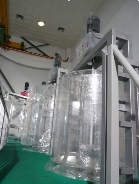 Gd-Loaded Liquid Scintillator Daya Bay experiments uses 185 ton 0.