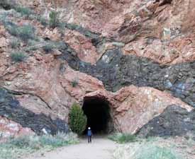 TUNNEL DRIVE TRAIL (Free, restrooms are here.) RF-13: This short hike (4-miles, roundtrip) is a great place to get up close to the rocks of the Royal Gorge.