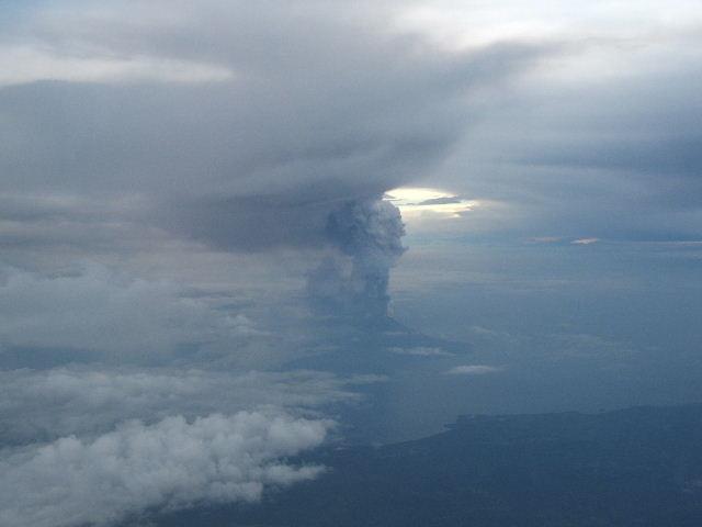 Niugini Thin ash (Rinjani eruption, 3 November