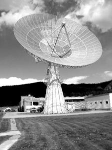 used by professional Canadian astronomers is the Canada- DRAO project (fig. 5) France-Hawaii Telescope in Hawaii. The CFHT is a 3.