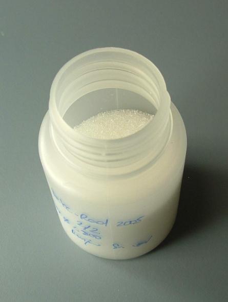 Scintillation reagent for measure of salty samples.