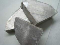 Metals conduct electricity and heat in both their solid and liquid states.