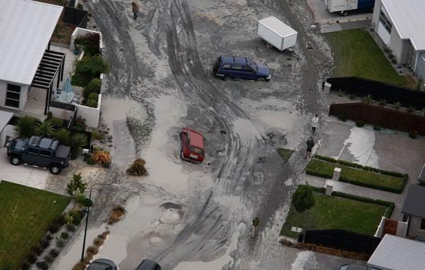 Litchfield, GNS Science) Figure 3: Liquefaction ejecta in a suburban Christchurch Street in the