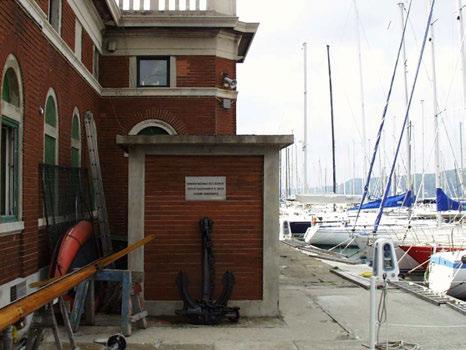 The Molo Sartorio in Trieste in 2003, with the old position of