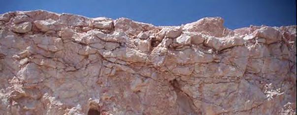 Solution Enhancement of Fractures: Jebel Haffit, UAE Potential for drilling hazards, bit drops, lost circulation, jamming, stuck pipe,