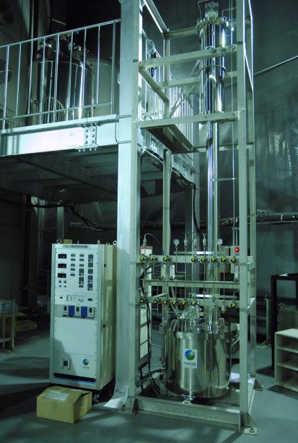 Distillation Tower (Upgrade) 5kg/hour production ~ 8 days for 1 ton >10 5 Kr reduction (