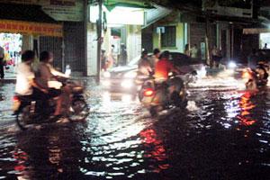 Fig 4: Left : Big Inundation in Hanoi caused