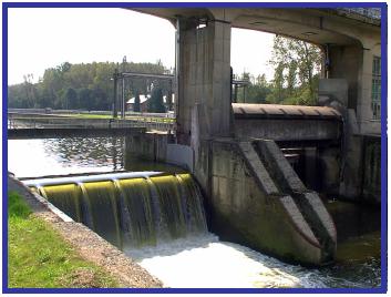 Applications Applications: Water Networks Control of a water level of river s by St.
