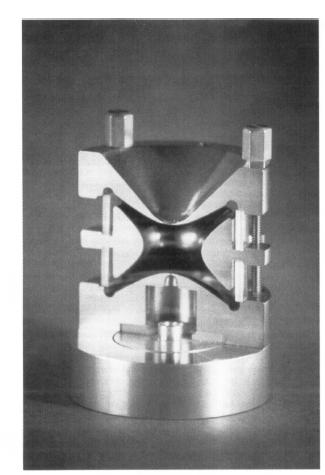 Ion trap 3D Quadrupole Trap -Mass spectrometer -Ion