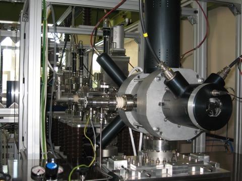 Ion source for HCIs : 2 EBIS (Electron beam ion source) dresdenebis by DREEBIT http://www.dreebit.