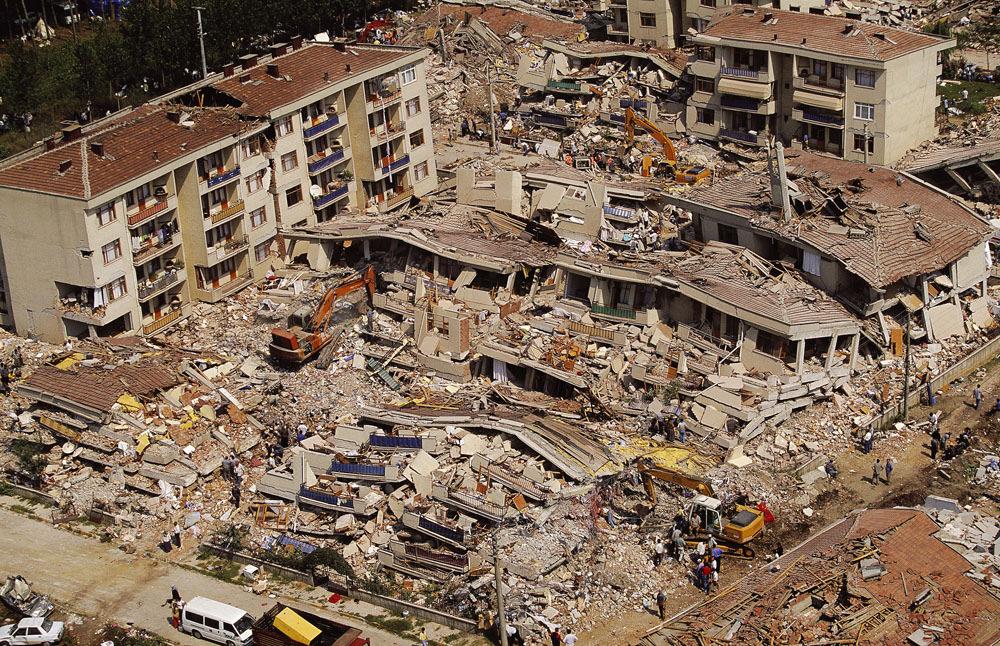6 magnitude, 37 sec shaking, 500,000 homeless ~ Earthquake: