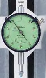 Peak hold type dial gauge A mechanism that stops the pointer and the spindle at the depressed position where the spindle is depressed makes the pointer stop and display the maximum value.
