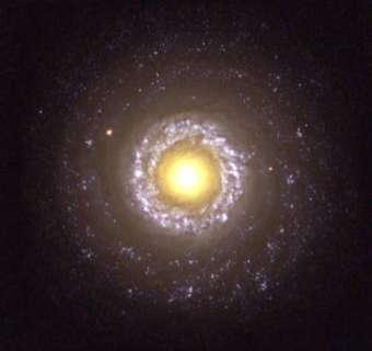 Radio Observations of Quasars Quasars, blazars, Seyfert galaxies, BL Lac objects, active galactic nuclei, QSOs, supermassive black holes.