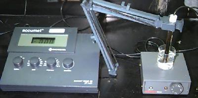 Potential measuring device The indicator electrode produces a voltage that is proportional to the concentration of the M± concentration, and the measurement is made