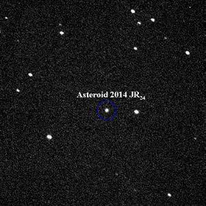 1, and was acquired in a single image with a 240 second exposure time. (Right) One of the smallest asteroids imaged, 2016 CC136, (diameter ~5-6 meters), moving at ~100 /min.
