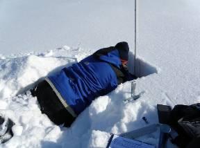 Manual snow measurements Weekly observed parameters Stratigraphy