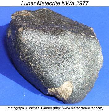 http://www.psrd.hawaii.edu/july10/dampmoonrising.html 4 Left: Sample of NWA 2977 that can fit in the palm of your hand.