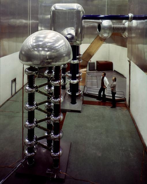 Electrostatic accelerator Protons & Ions 750 kv