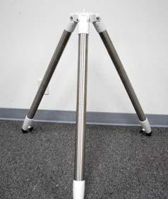 Your Omni telescope should be set up indoor the first time so that it is easy to identify the various parts and familiarize yourself with the correct assembly procedure before attempting it outdoor.