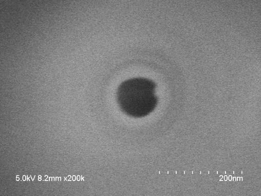 a b Figure S2. SEM images of the glass naonpipette with tip orifice of ~100 nm. (a) The top view of an unmodified glass nanopipette.