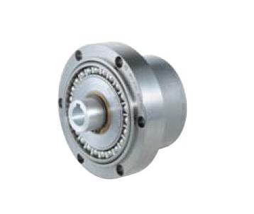 The transmission assembly consists of an Harmonic Drive (HD), with its wave generator mounted on the motor shaft (A A ) and whose circular spline has n CS 6 teeth, followed by a two-wheel toothed