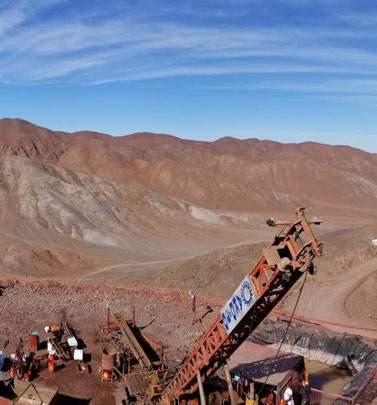 LOS CHAPITOS SUMMARY Over 17,500 meters of diamond drilling completed Targeting open pit, copper oxides for Heap Leach SXEW Significant increase in copper zone