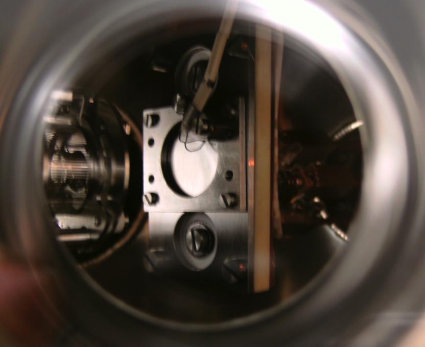 View from a chamber window Mass spectrometer