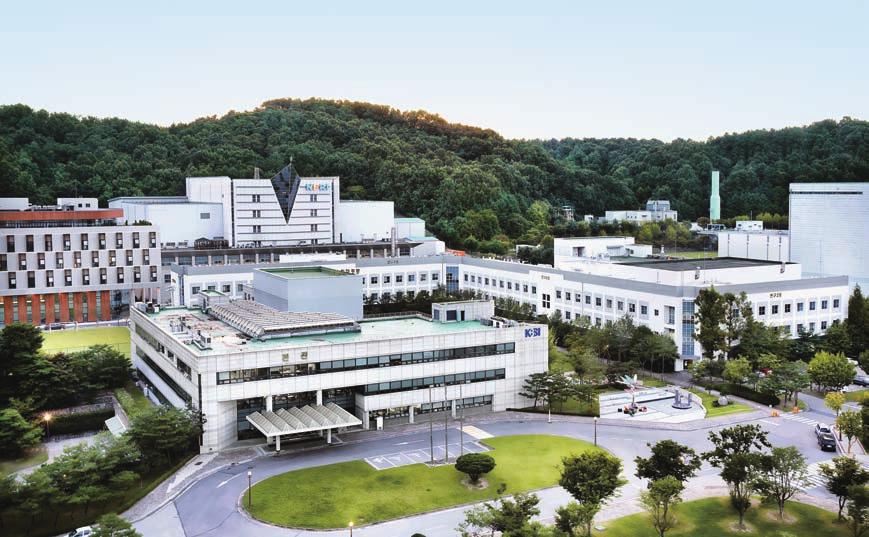 institutes in asia PaCiFiC BULLETIN Physical Science Research Activities of Korea Basic Science Institute JouhAhn Lee head ADVAnCeD nano-surface ReSeARCh group, KBSI Fig.