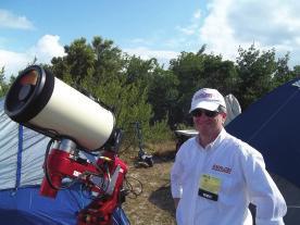 Image 2 - Luciano Dal Sasso of Avalon Instruments and the M-Uno. the payload, which severely reduces portability and exacerbates the weight distribution issue.