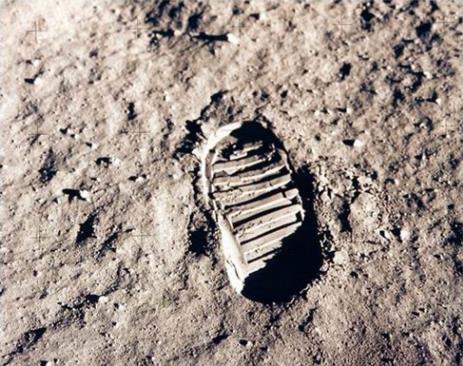 FIGURE 9.12 Footprint on Moon Dust.