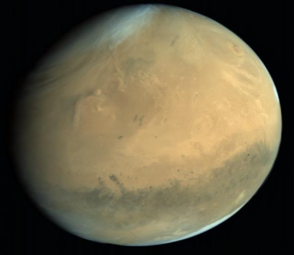Global views of Mars captured during apo-imaging