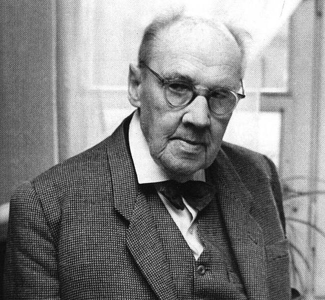 Short biography 2 / 18 Professor Andrzej Schinzel world-famous number theorist, old friend of Hungarian mathematicians. Born on April 5, 1937 at Sandomierz, Poland.